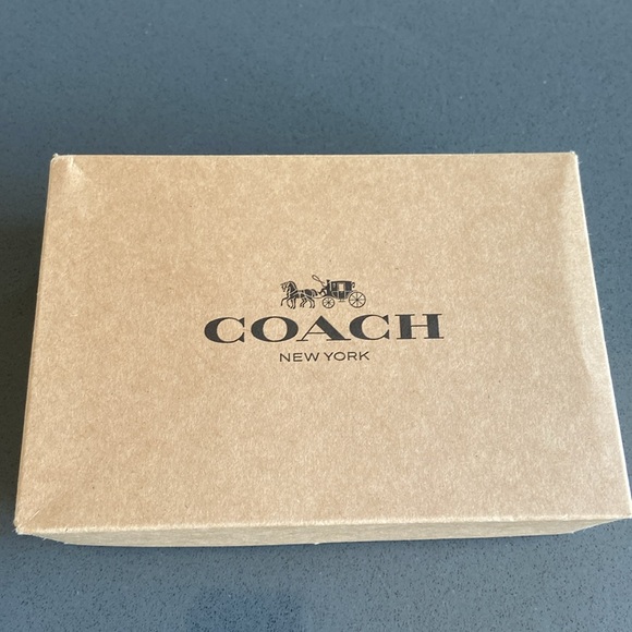 NWT coach wristlet navy blue and white - Picture 4 of 4